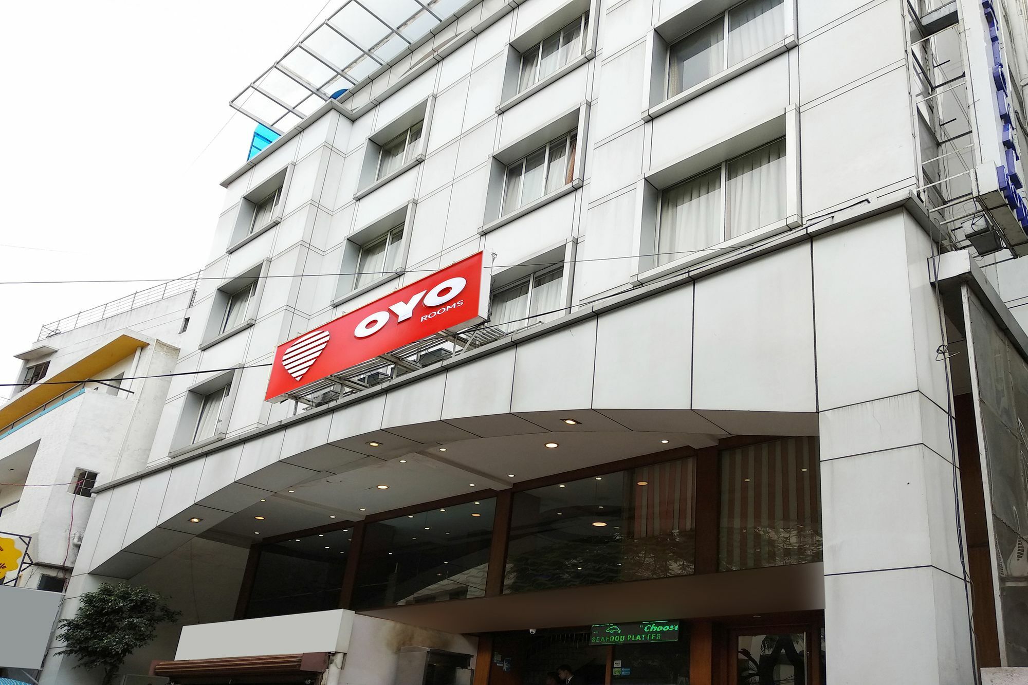 Hotel Oyo 9925 The Ocea International Bangalore Esterno foto
