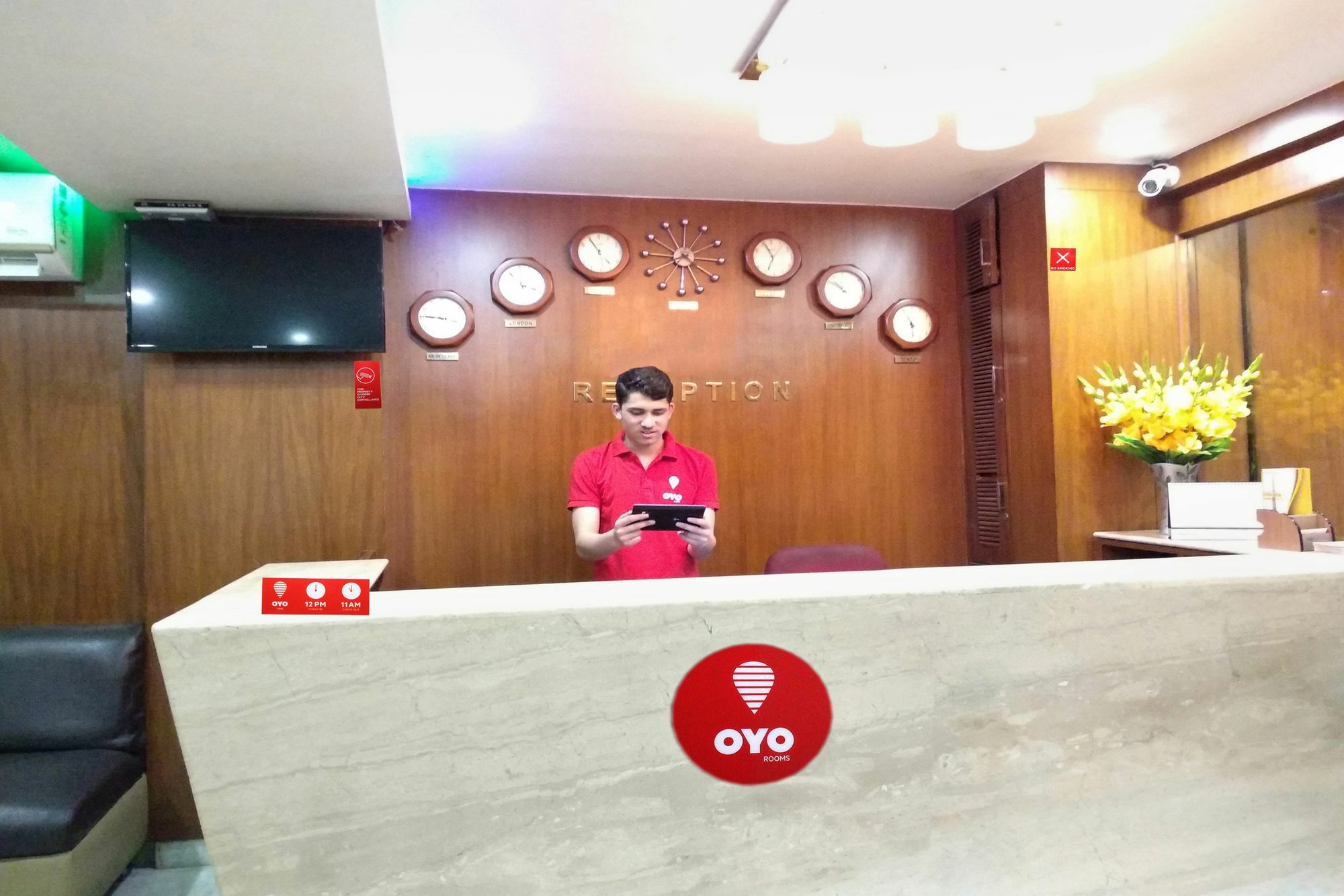 Hotel Oyo 9925 The Ocea International Bangalore Esterno foto