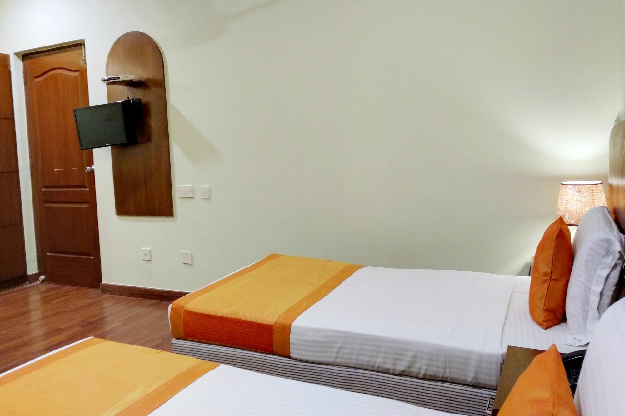 Hotel Oyo 9925 The Ocea International Bangalore Esterno foto