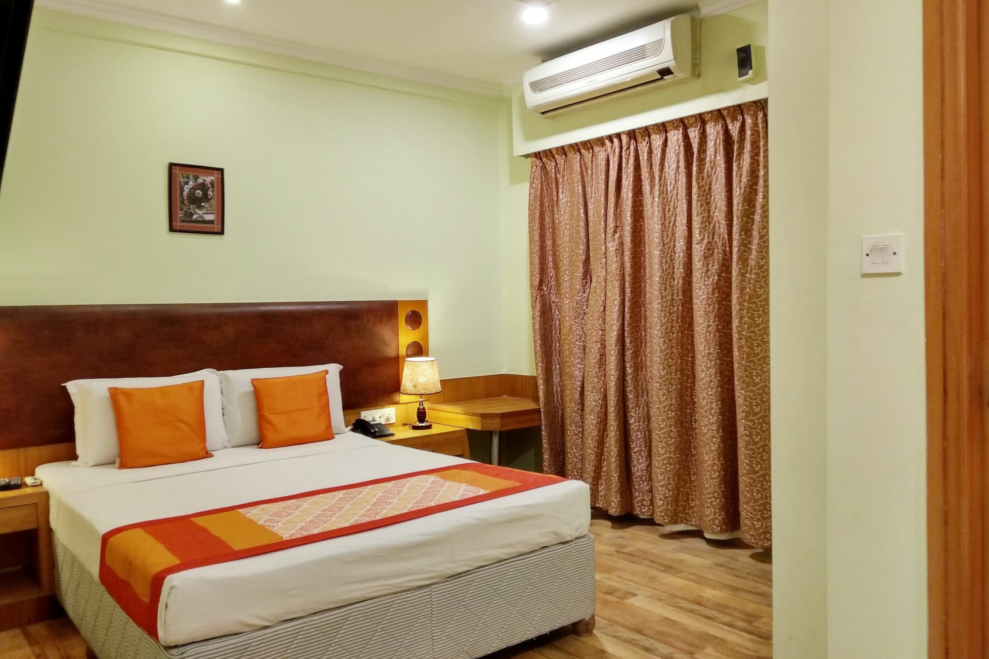 Hotel Oyo 9925 The Ocea International Bangalore Esterno foto